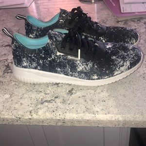 Lightly used Memory Foam Reebok Gym Shoes
